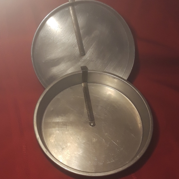 Vintage Worthore Aluminum pie pan - Picture 1 of 4